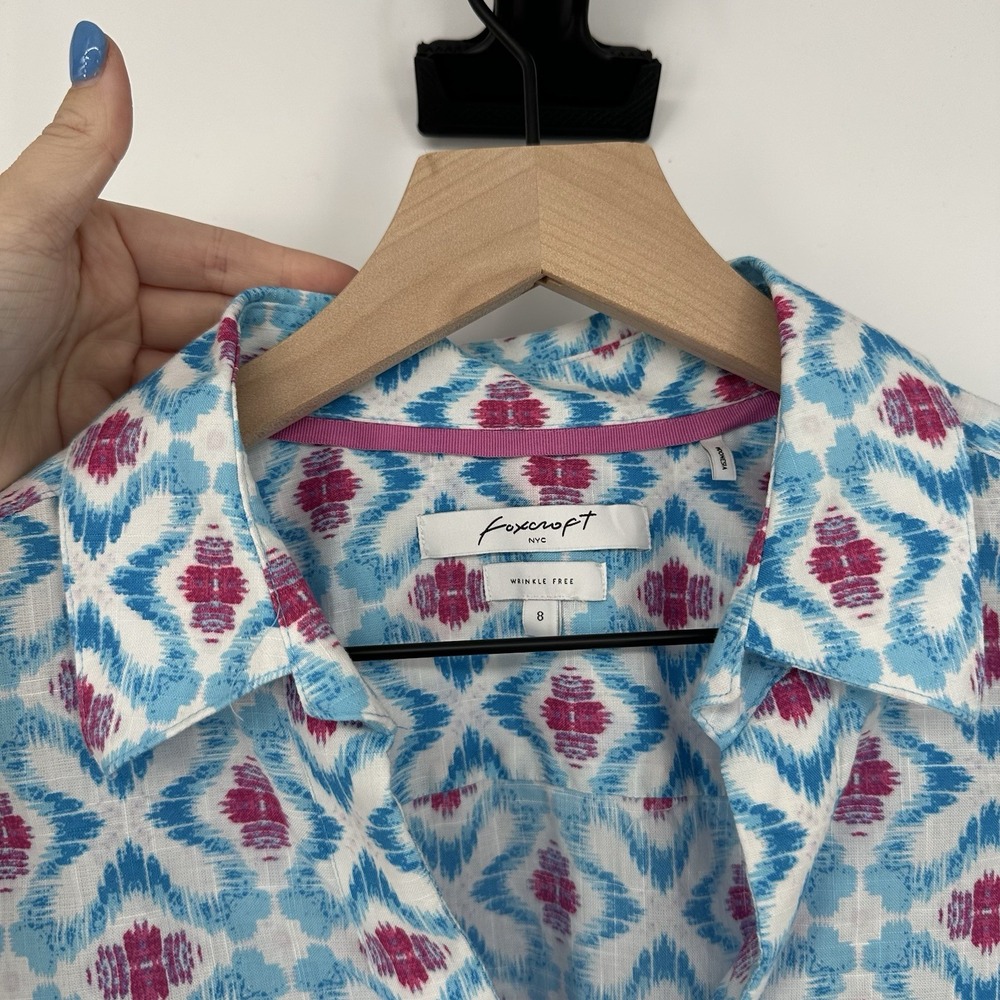 Foxcroft Sz 8 Blue Pink Ikat Blouse Wrinkle Free V Neck Tunic Top 3/4 Tulip Cuff - Picture 4 of 7